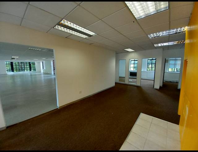 396M² OFFICE TO LET IN BRYANSTON